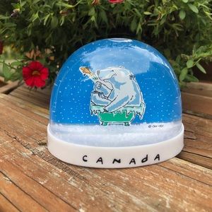 Vintage Canada Snowglobe Waterdome Plastic White Polar Bear Fishing